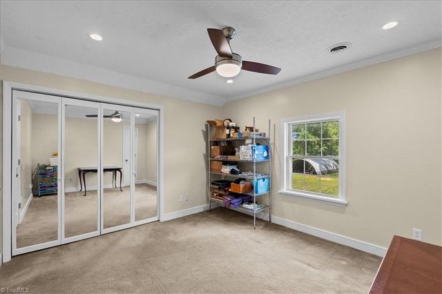 523 Round House Road, Eden, NC 27288