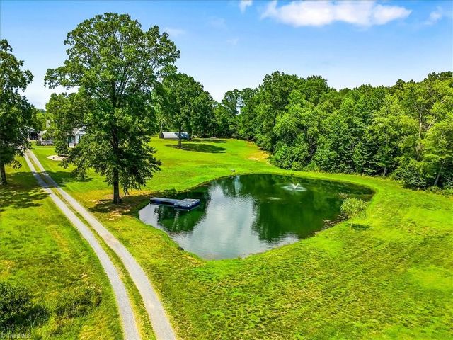 523 Round House Road, Eden, NC 27288