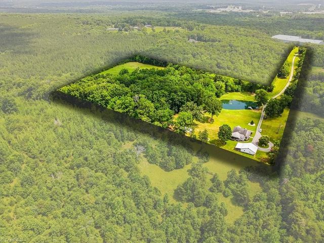 523 Round House Road, Eden, NC 27288