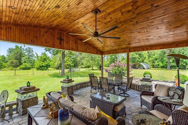 523 Round House Road, Eden, NC 27288