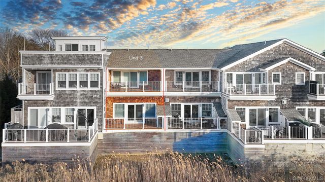68 Foster Avenue 3, Hampton Bays, NY 11946