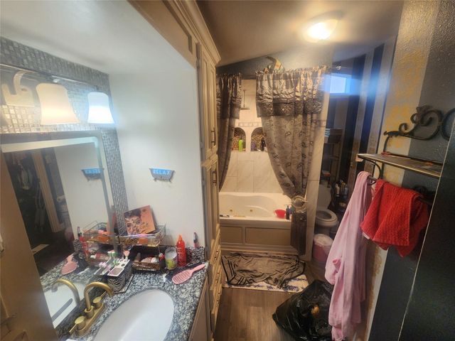 4404 34th Street, Dickinson, TX 77539