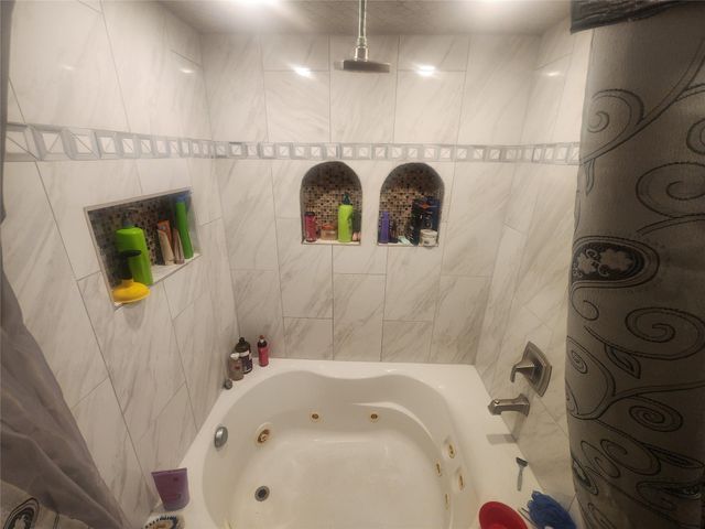 4404 34th Street, Dickinson, TX 77539