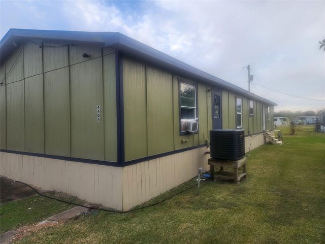 4404 34th Street, Dickinson, TX 77539