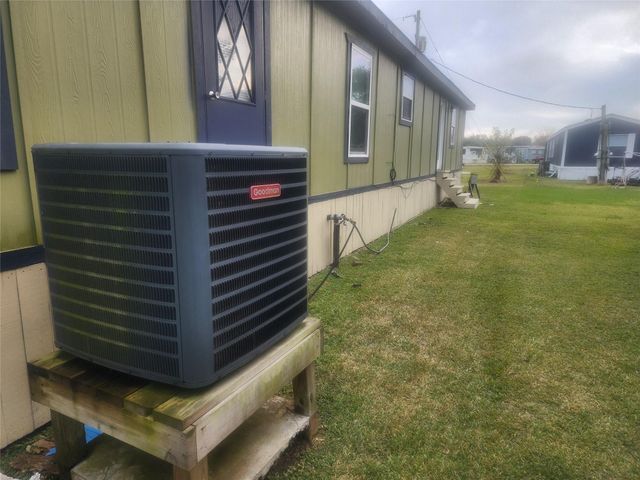 4404 34th Street, Dickinson, TX 77539