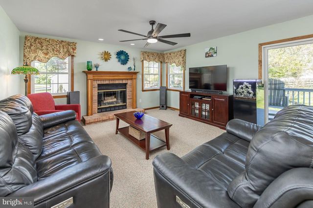 814 CANVASBACK DR, Mullica Hill, NJ 08062