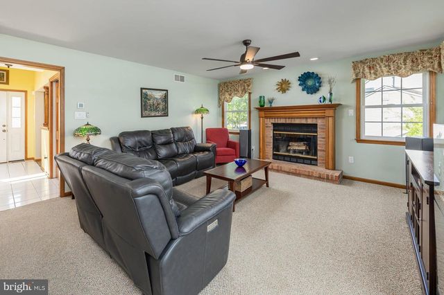 814 CANVASBACK DR, Mullica Hill, NJ 08062