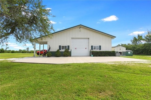 32543 W 95th Street, De Soto, KS 66018