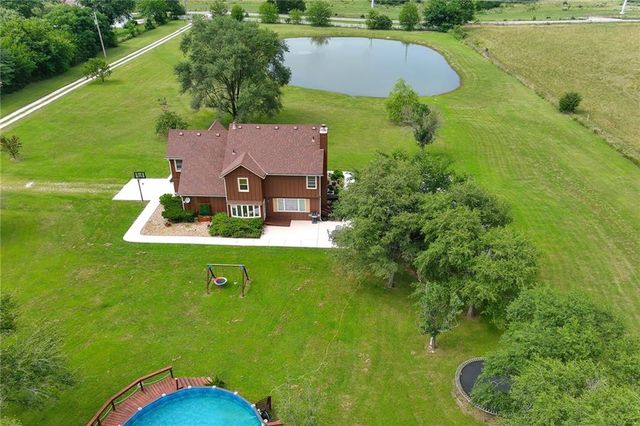 32543 W 95th Street, De Soto, KS 66018