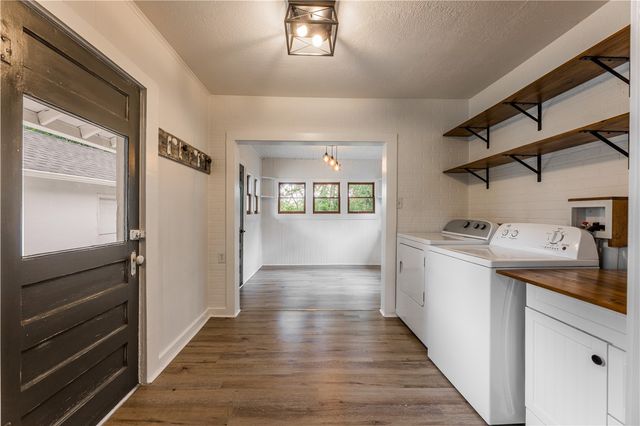 810 W Elgin Street, Siloam Springs, AR 72761