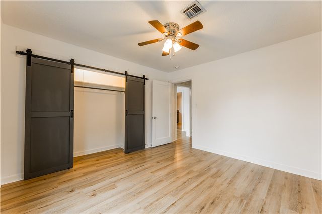 810 W Elgin Street, Siloam Springs, AR 72761