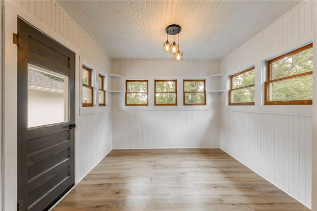 810 W Elgin Street, Siloam Springs, AR 72761