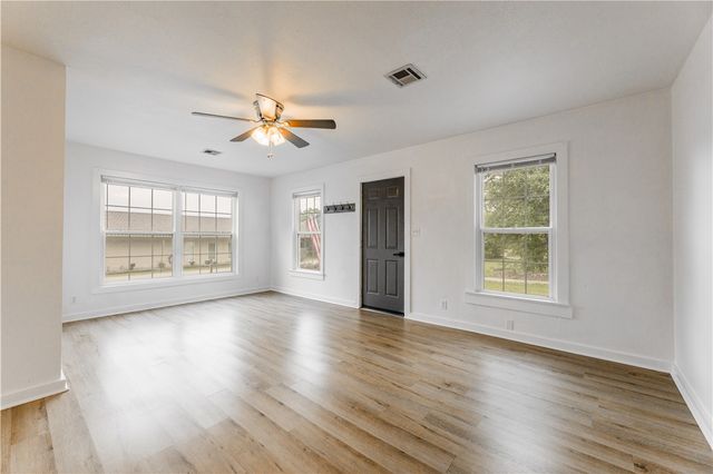 810 W Elgin Street, Siloam Springs, AR 72761