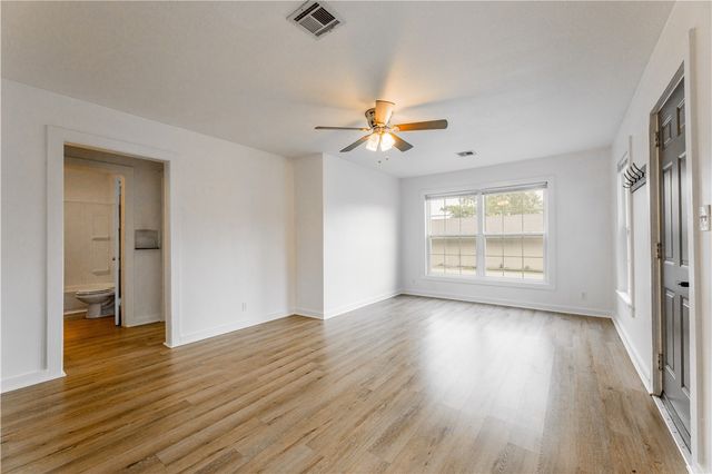 810 W Elgin Street, Siloam Springs, AR 72761