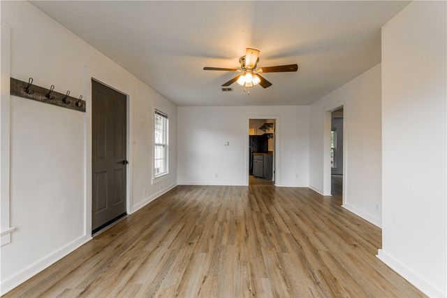 810 W Elgin Street, Siloam Springs, AR 72761