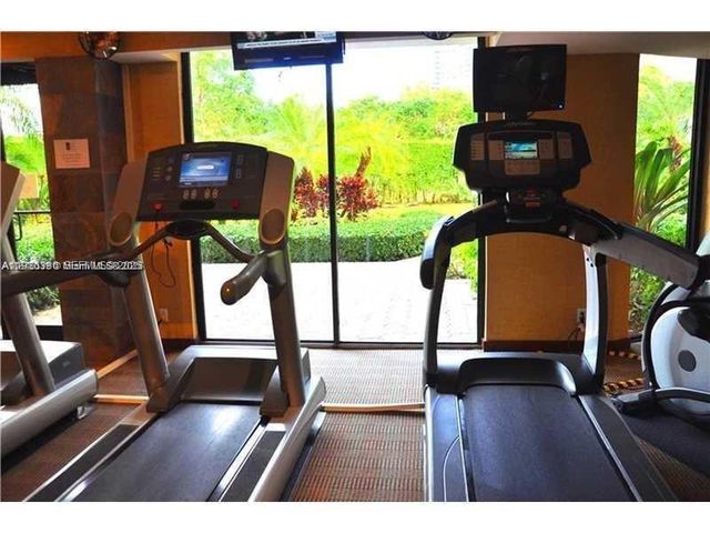 3300 NE 191st St 518, Aventura, FL 33180