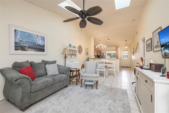 222 SUN VISTA COURT N 67, Treasure Island, FL 33706