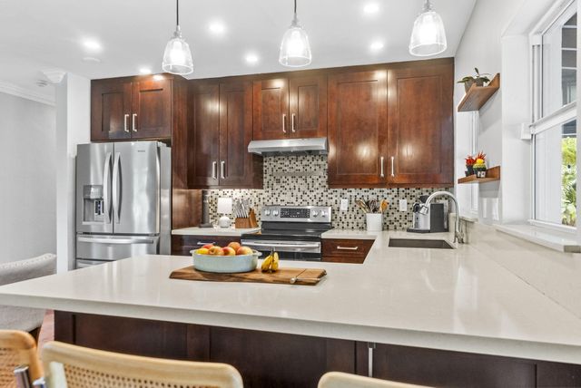 1627 NE 17th Avenue, Fort Lauderdale, FL 33305