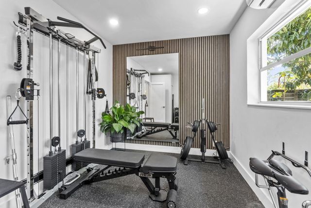 1627 NE 17th Avenue, Fort Lauderdale, FL 33305