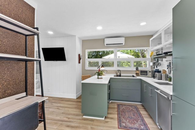 1627 NE 17th Avenue, Fort Lauderdale, FL 33305