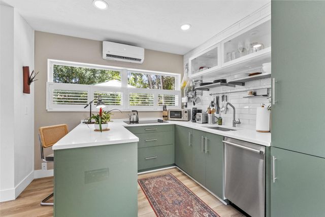 1627 NE 17th Avenue, Fort Lauderdale, FL 33305