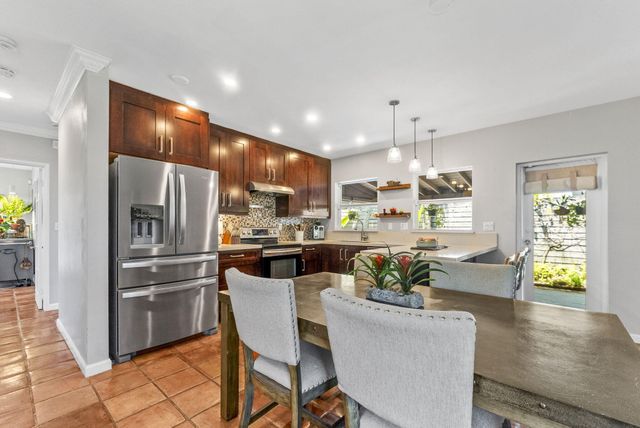 1627 NE 17th Avenue, Fort Lauderdale, FL 33305