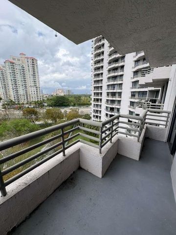 3300 NE 191st Street 801, Aventura, FL 33180