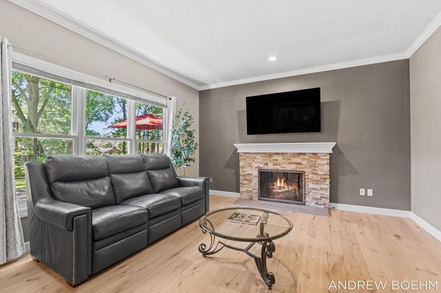 166 Wynwood Court, Holland, MI 49424