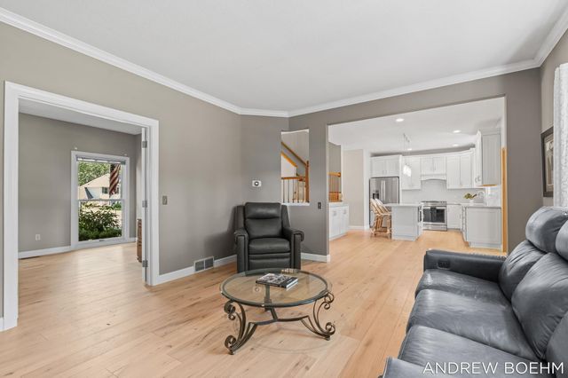 166 Wynwood Court, Holland, MI 49424