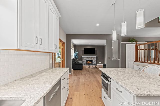 166 Wynwood Court, Holland, MI 49424