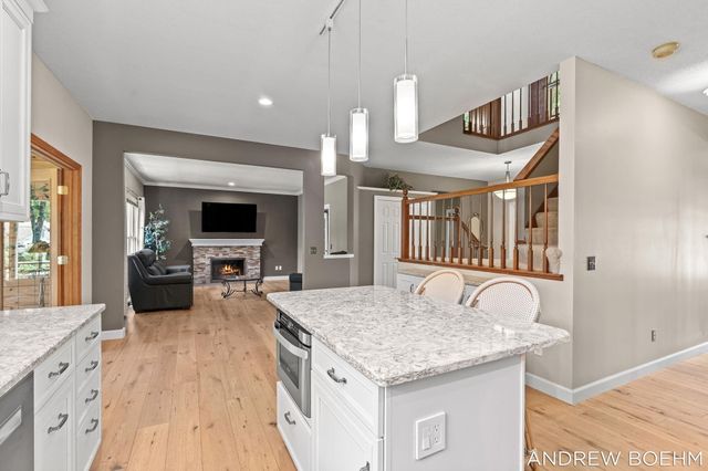 166 Wynwood Court, Holland, MI 49424