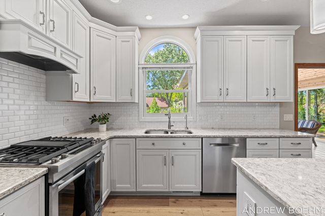 166 Wynwood Court, Holland, MI 49424