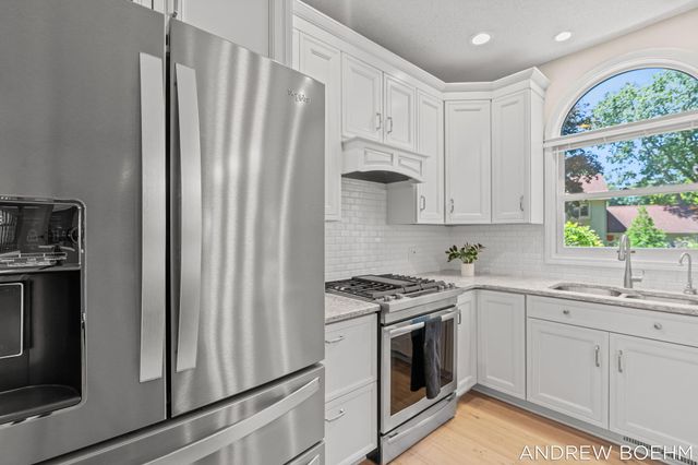 166 Wynwood Court, Holland, MI 49424