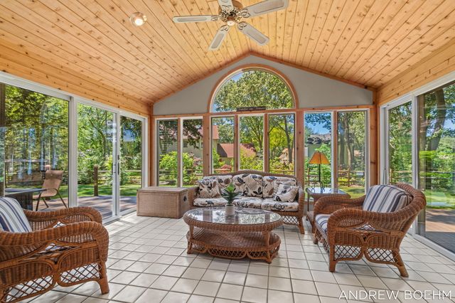 166 Wynwood Court, Holland, MI 49424