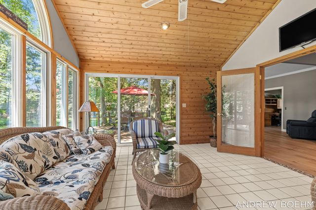 166 Wynwood Court, Holland, MI 49424