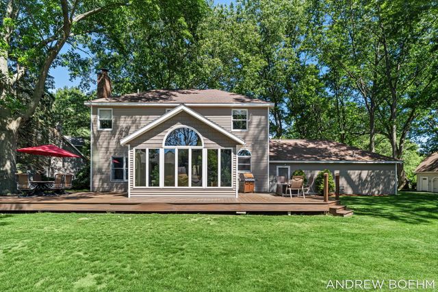 166 Wynwood Court, Holland, MI 49424