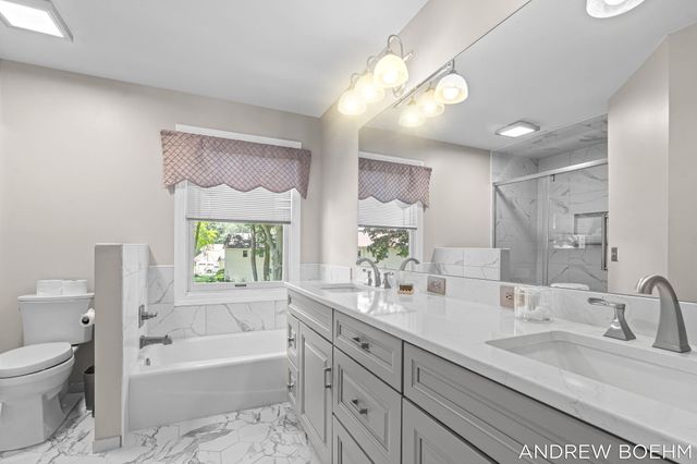 166 Wynwood Court, Holland, MI 49424