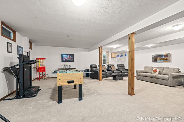 166 Wynwood Court, Holland, MI 49424