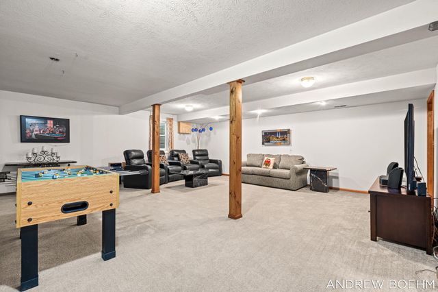 166 Wynwood Court, Holland, MI 49424
