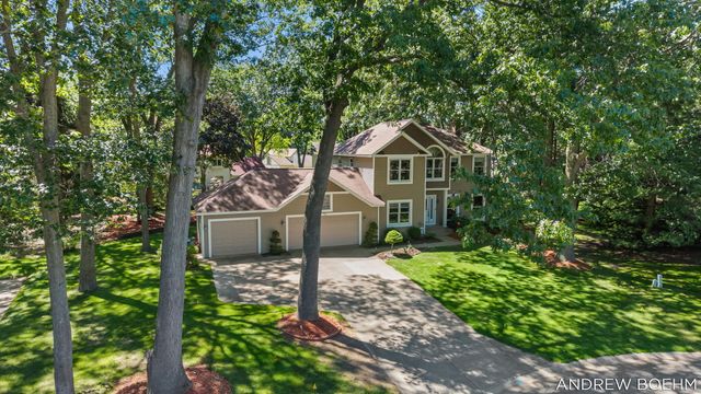 166 Wynwood Court, Holland, MI 49424