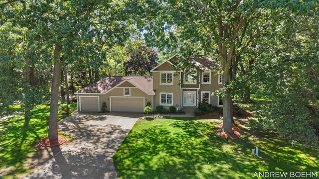 166 Wynwood Court, Holland, MI 49424