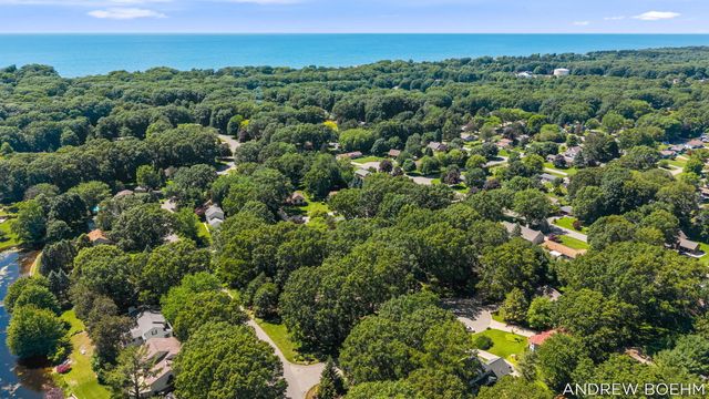 166 Wynwood Court, Holland, MI 49424