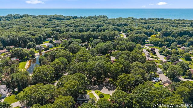 166 Wynwood Court, Holland, MI 49424