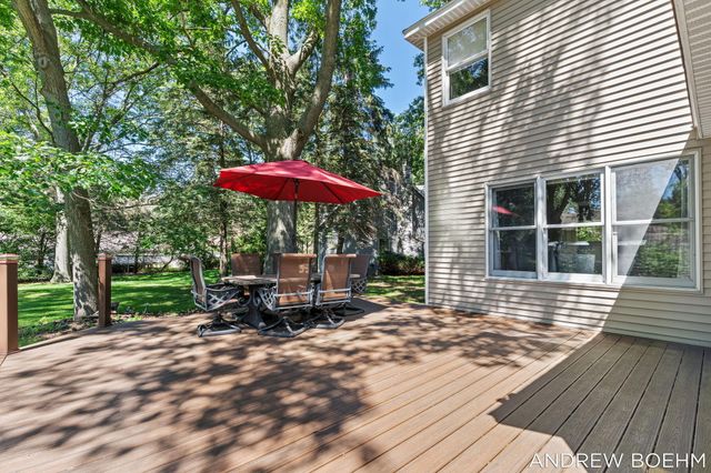 166 Wynwood Court, Holland, MI 49424