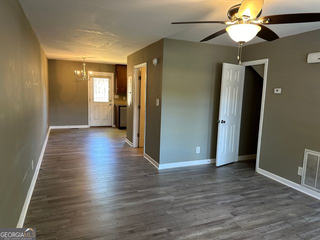205 Maret Street, Hartwell, GA 30643