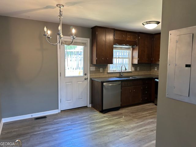 205 Maret Street, Hartwell, GA 30643