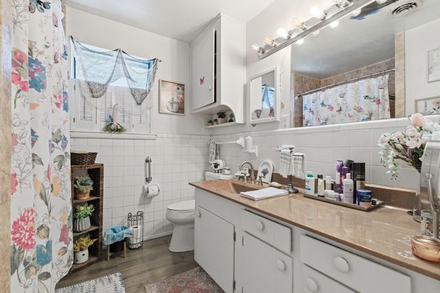 7017 Oakland Lane, North Richland Hills, TX 76180