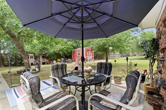 7017 Oakland Lane, North Richland Hills, TX 76180