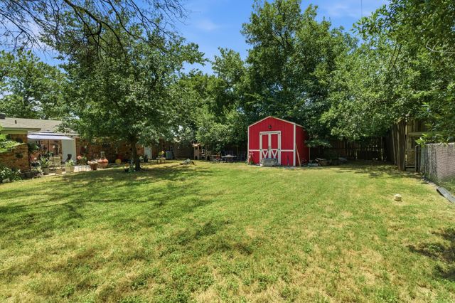 7017 Oakland Lane, North Richland Hills, TX 76180