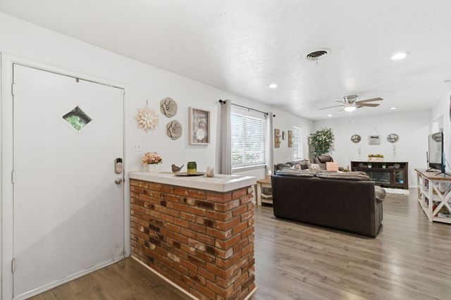 7017 Oakland Lane, North Richland Hills, TX 76180